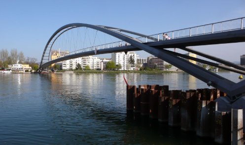Dreiländerbrücke über Rhein.