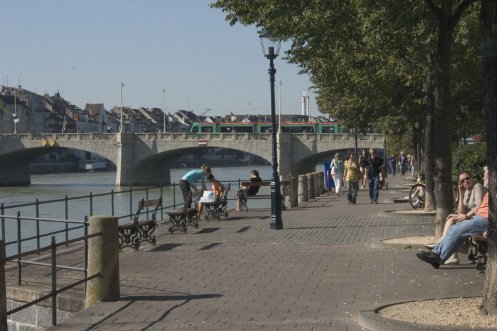 Rheinpromenade Richtung Mittlere Brücke